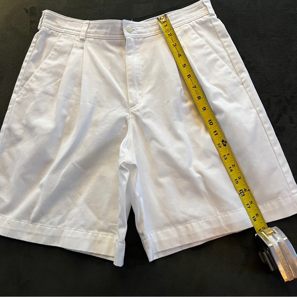 Liz Claiborne White Pleated Cotton Shorts – Size 12 – 7.5" Inseam